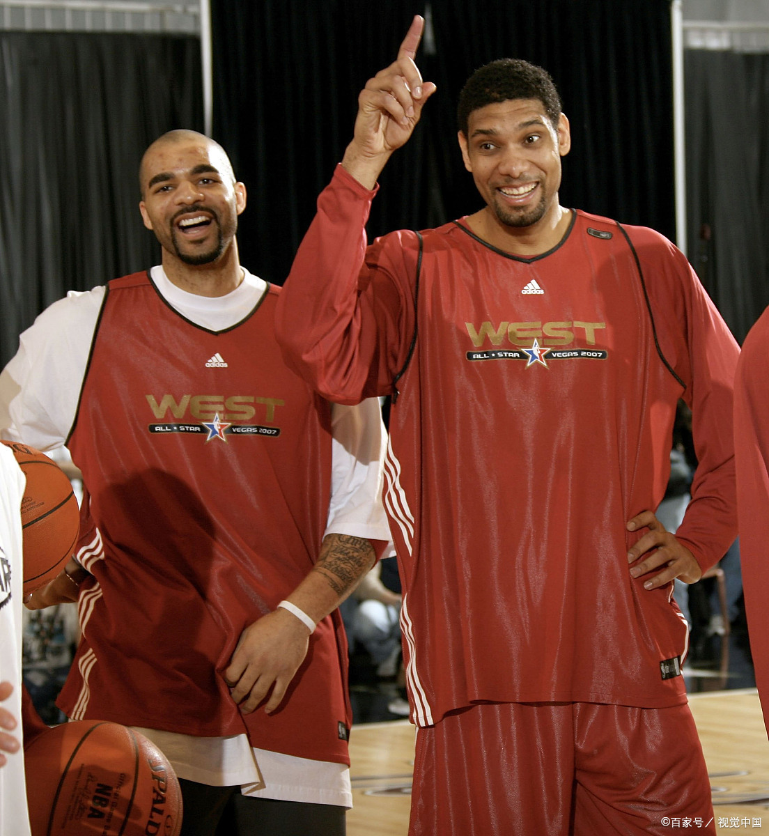 与4结缘，多特5轮欧冠联赛有4轮打入4球，剩下1轮被曼城进4球（多特欧冠五战尽染“4”色：四场各入4球，唯一一场被曼城灌4球）