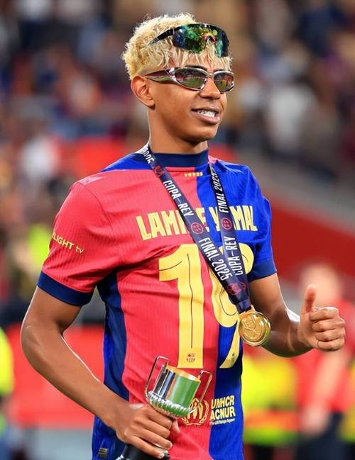 申京今日训练后接受采访（申京今日训练结束后接受采访）