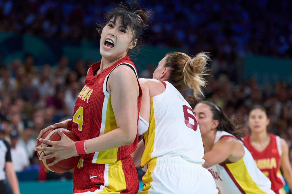 柏林联vs拜仁：凯恩领衔，奥利塞、迪亚斯、格纳布里出战（柏林联合对阵拜仁：凯恩领军，奥利塞、迪亚斯、格纳布里齐出场）