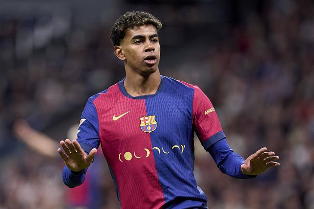 杜兰特中投精准，全场欢呼（杜兰特中距离手感爆棚，全场沸腾）