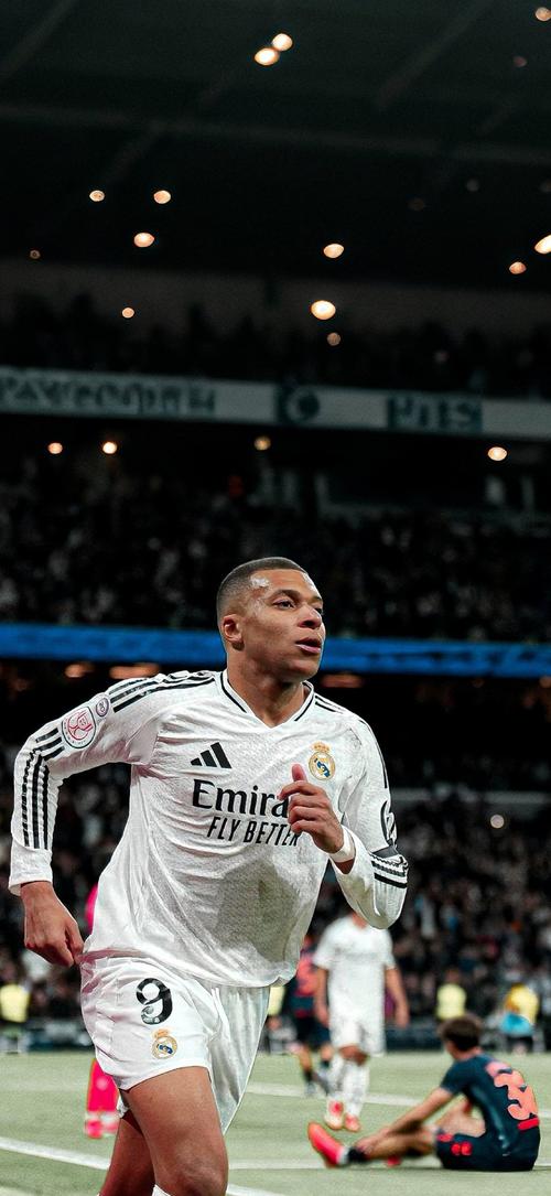 乒乓球混团世界杯：中国队四战全胜 领跑积分榜（中国队四连胜领跑混团世界杯积分榜）