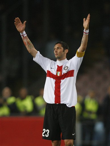 媒体人：中国女足有必要请洋帅吗，面上是孙雯管，实际是谁？（媒体人质疑：中国女足是否该聘请外籍主帅？表面由孙雯主管，真正拍板者是谁？）