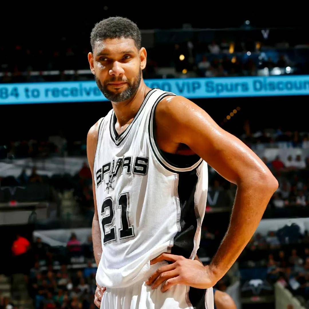 劳塔罗国米生涯欧冠62次出场并列队史第二，仅次于萨内蒂（劳塔罗欧冠为国米出场62次，追平队史第二，仅逊萨内蒂）