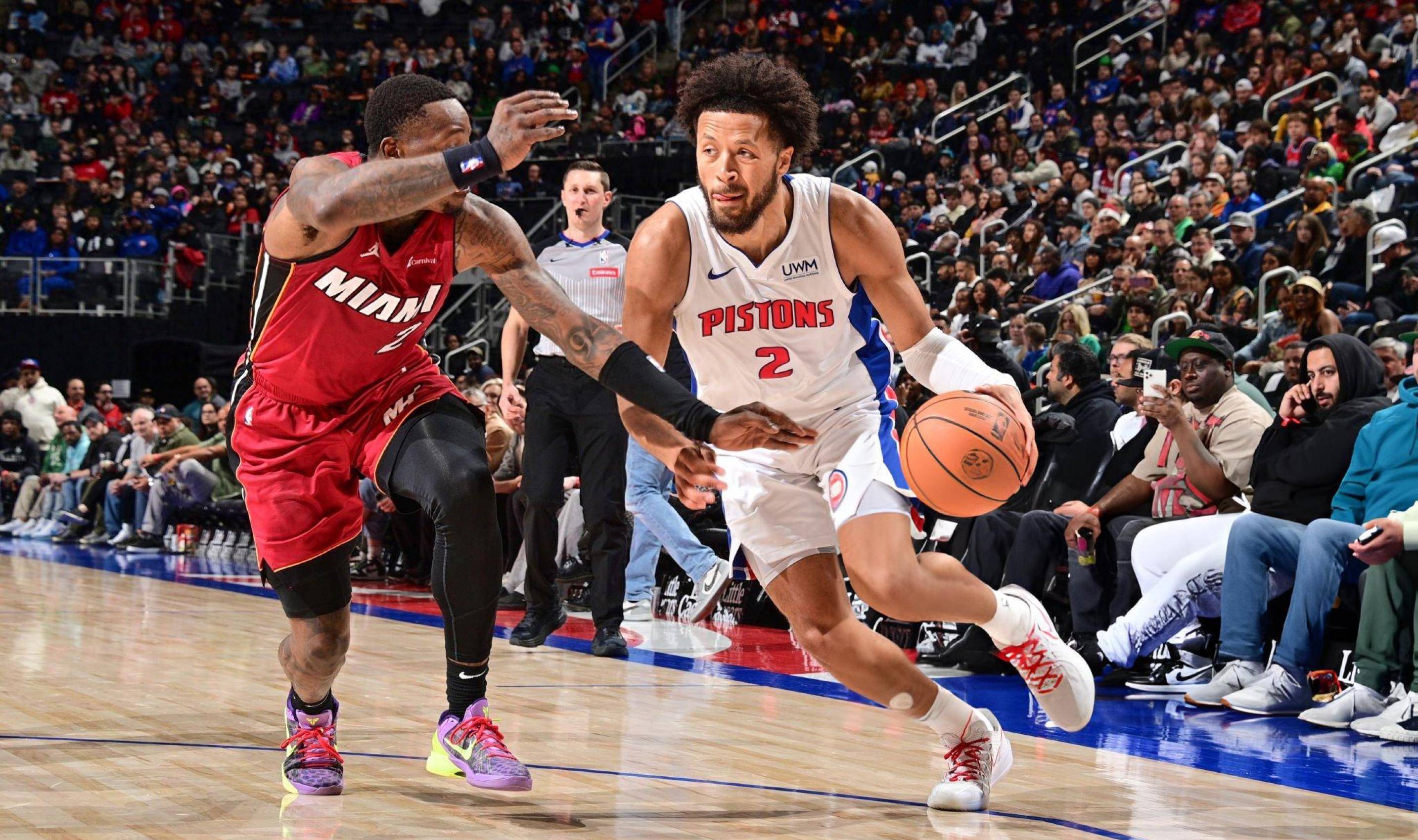 18岁超新星成广东内线希望！苦寻多年，他才是易建联接班人？（18岁新秀撑起广东内线？多年寻觅后，他会是易建联的接班人）