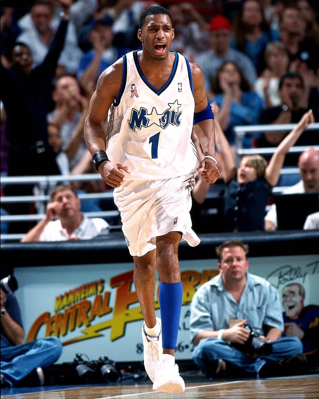 斯潘塞是NCAA长曲棍球历史助攻王，获得最高荣誉后改打篮球（NCAA长曲棍球历史助攻王斯潘塞获最高荣誉后转战篮球）